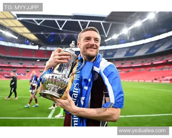 欧洲足球明星的魅力与成就探讨及其对足球发展的影响 欧洲足球明星的魅力与成就探讨及其对足球发展的影响