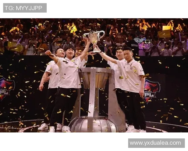 深圳乒乓球队的崛起之路：邀请赛中的奋斗与荣耀