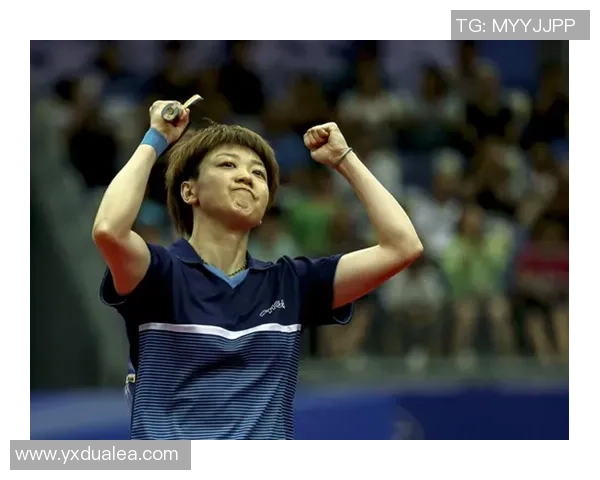 鹿晗挑战足球明星展开激烈对决展现运动魅力与竞技精神的精彩瞬间 鹿晗挑战足球明星展开激烈对决展现运动魅力与竞技精神的精彩瞬间